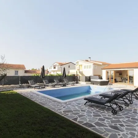 Villa Druskovic 8 *