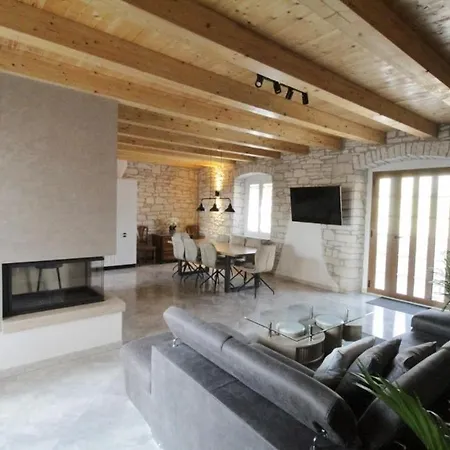 Villa Druskovic 8 * Triban